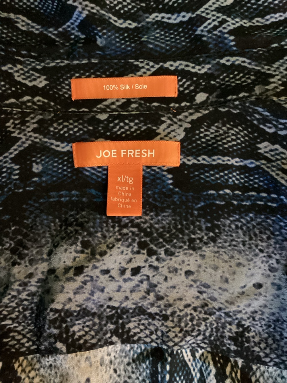 Joe Fresh 100% Silk Snakeskin Pattern Button Up Shirt Size XL EUC - Picture 3 of 9